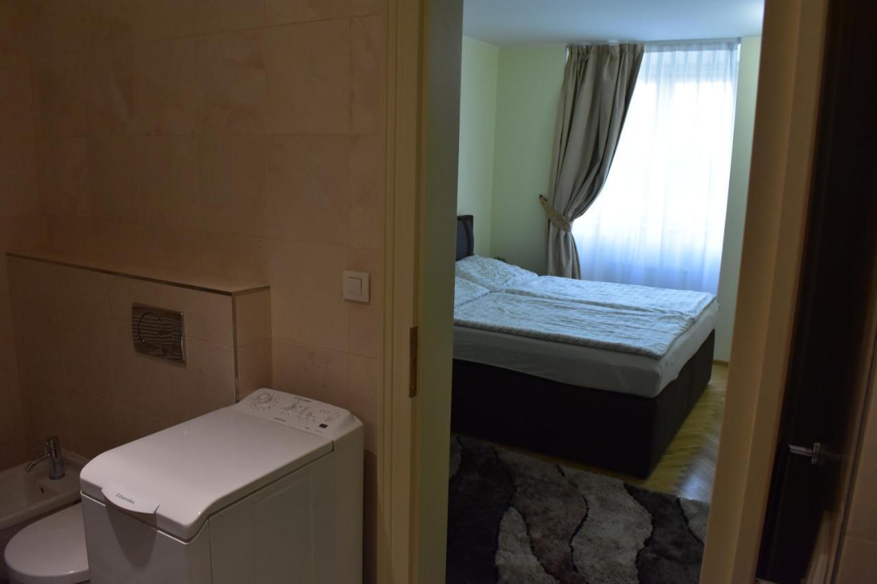 Apartment Vikroria - Halkova 5 Πράγα Εξωτερικό φωτογραφία